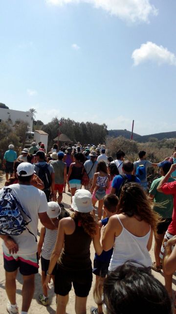 'Los vecinos de Las Jordanas y Cobaticas en Calblanque estan abandonados por el PP'