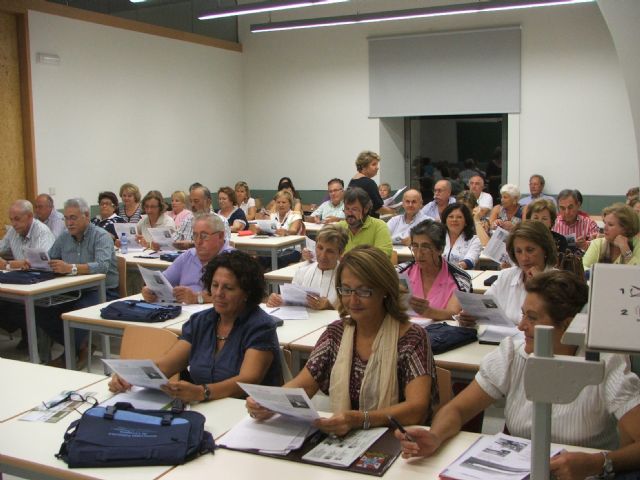 La Universidad de Mayores de la UPCT renueva su oferta de formación integral