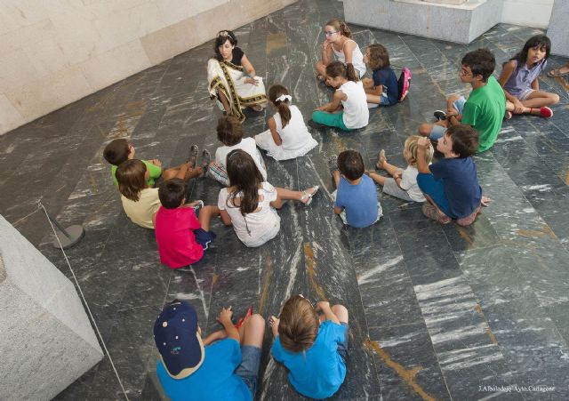 Talleres bilingües para visitar el Museo del Teatro Romano