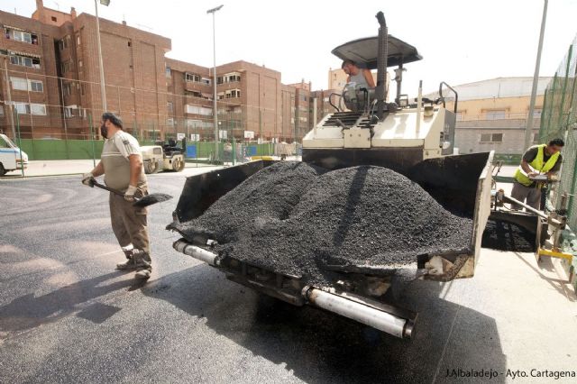 Obras de mejora en las pistas exteriores del pabellón central