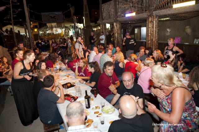 Tropas y Legiones abren las puertas del Campamento