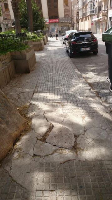 SPCTdenuncia peligro para los peatones en el entorno de la Plaza del Lago