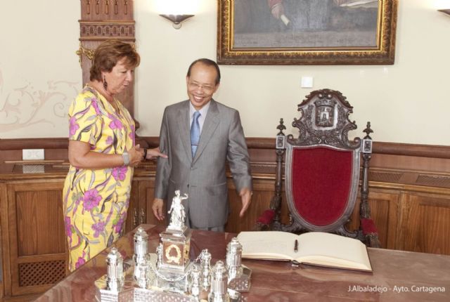 Taiwán evalúa Cartagena para incluirla en sus líneas marítimas