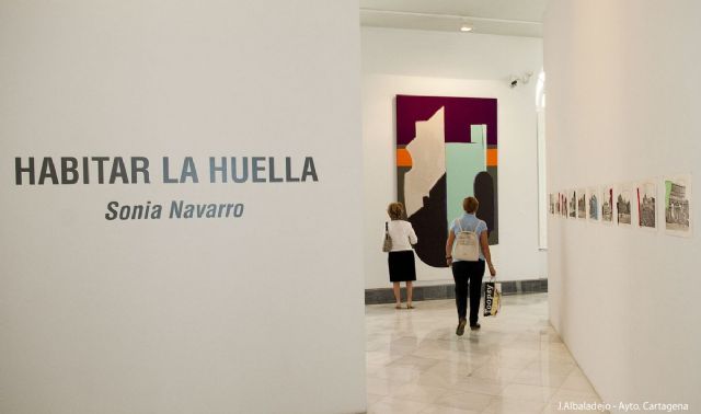 Habitar la huella se muestra en el Palacio Consistorial de la mano de Sonia Navarro