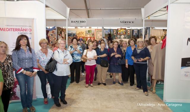 Las Asociaciones de Mujeres muestran sus creaciones en su feria anual