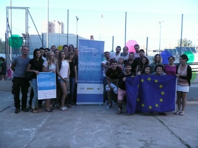 Juventud hace de cicerone con los Voluntarios Europeos