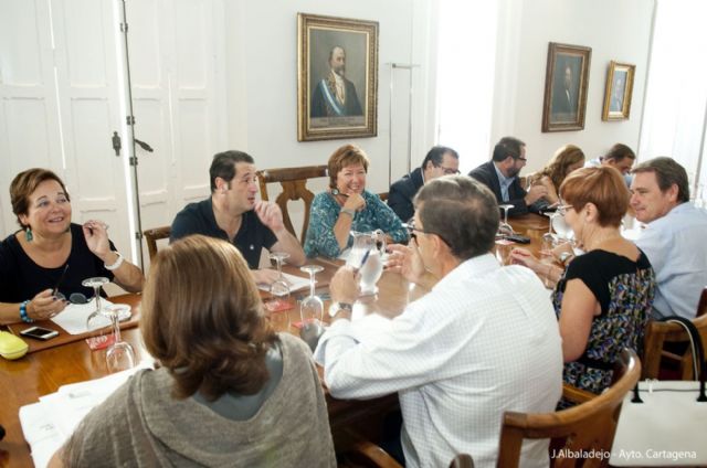 Congelación de impuestos y bajada de algunas tasas para el año 2015