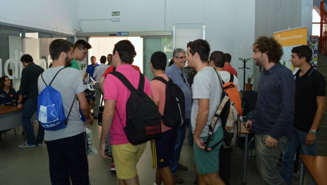 La Feria de las Asociaciones de la UPCT anima a los estudiantes a tomar la iniciativa