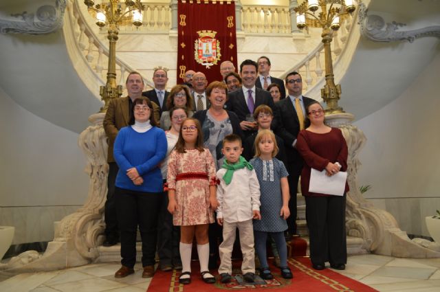 ASIDO Cartagena premia a los 'amigos solidarios' de las personas con síndrome de Down y sus familias