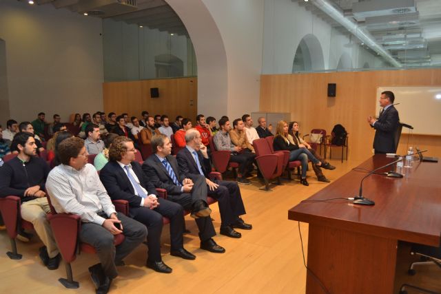 La Cátedra SABIC-UPCT presenta su programa de prácticas remuneradas para estudiantes de Industriales