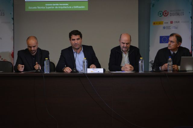 Las profesiones digitales atraen a numerosos estudiantes de la UPCT a la Jornada de Puertas Abiertas de Red.es