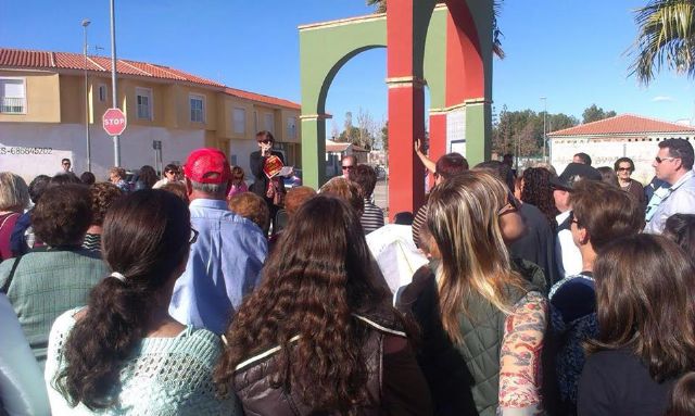 'La Sra. Barreiro preocupada por sus problemas desoye a los padres y madres de La Aljorra'