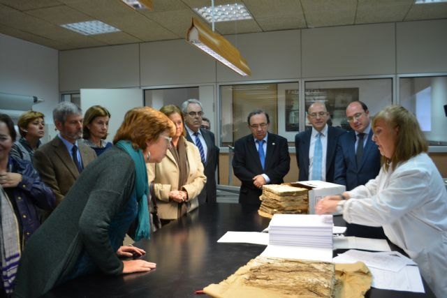 Comienza la restauración de los 28 volúmenes de los protocolos notariales de Cartagena del siglo XVI que llevan décadas sin ser abiertos