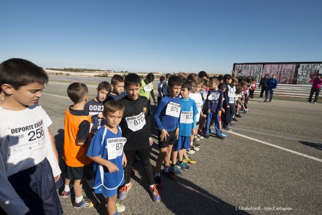 Más de un millar de niños participan en el Cross Escolar