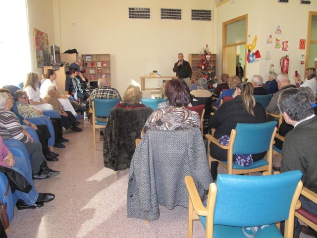 Ya es Navidad en los Centros de Día de El Algar y Los Dolores