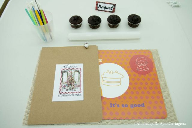 Mujer clausura el curso de Repostería Creativa dedicado a la Navidad