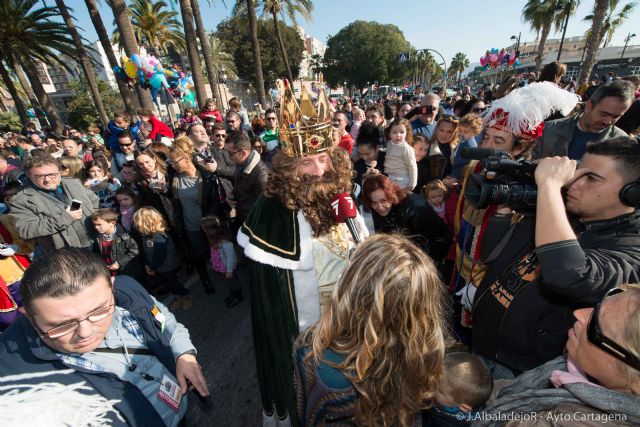 Los Reyes Magos desembarcan en Cartagena cargados de regalos y sorpresas