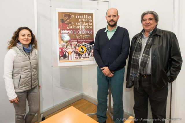 La II Milla Solidaria de la Huertecica, en línea de salida