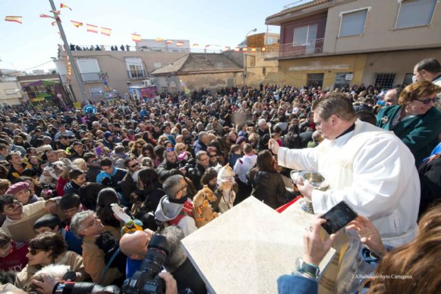Las mascotas hicieron cola para recibir la bendición de su patrón