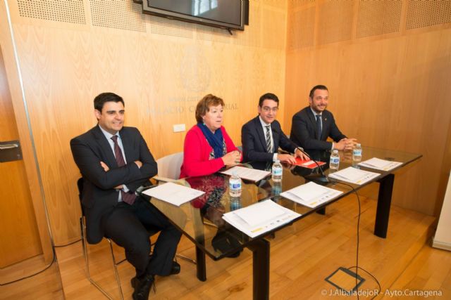 45 alumnos trabajadores finalizan su formación práctica con la ADLE