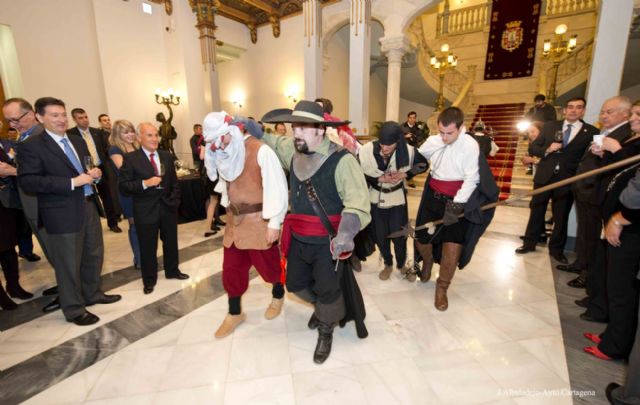 El Ayuntamiento dio la bienvenida a los cruceros de invierno