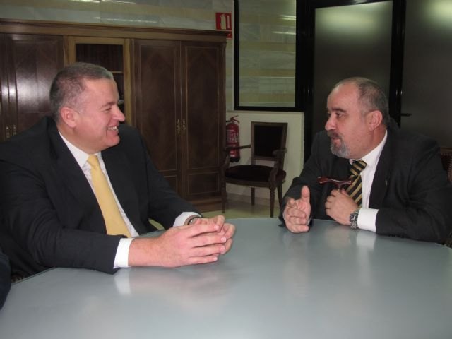 El Gobierno regional y el Colegio de Abogados de Cartagena colaboran en 'la lucha contra los desahucios'