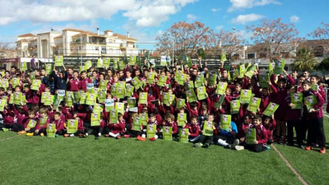 La E.F. Santa Ana presenta su álbum de cromos