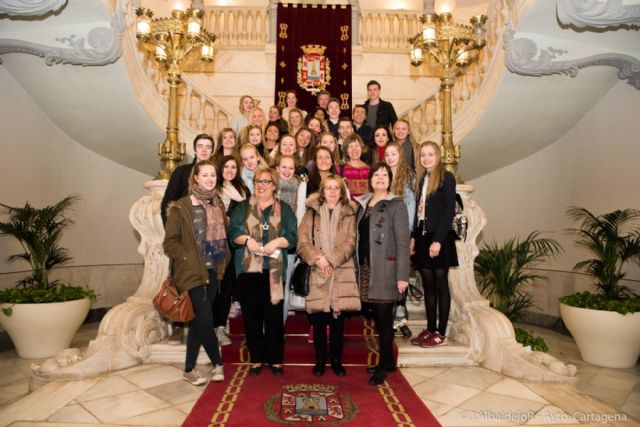 Los jóvenes noruegos se hacen a las costumbres cartageneras