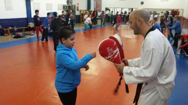 Los alumnos del Luis Calandre disfrutaron de una jornada de Taekwondo
