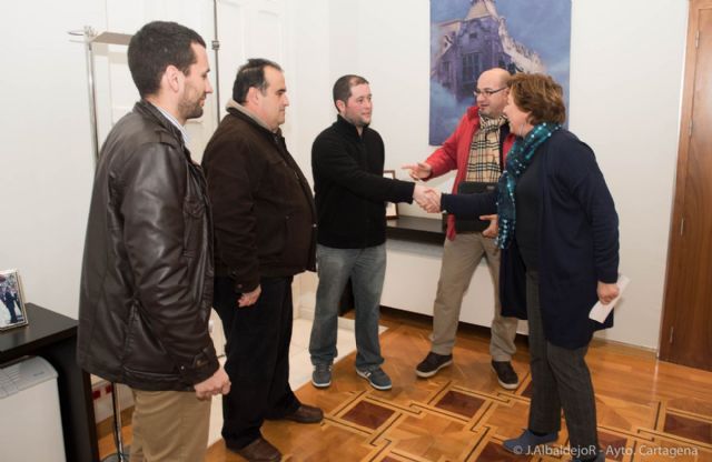 Barreiro trasmite su apoyo a las peñas del Cartagena