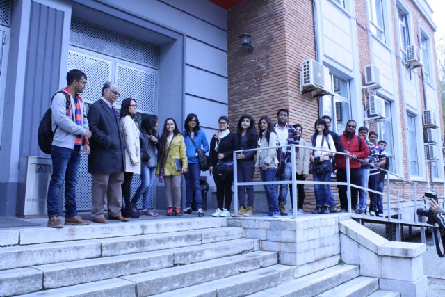 La UPCT da la bienvenida a una quincena de estudiantes indios