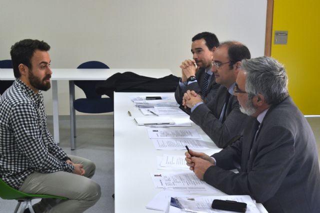 Tres becarios investigarán durante diez meses en la Cátedra Hidrogea-UPCT