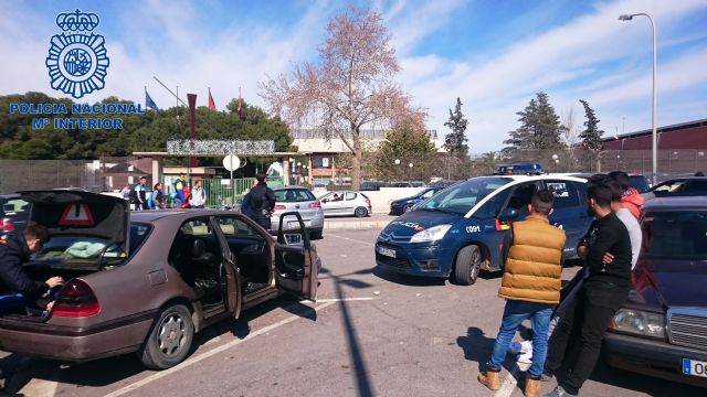 Un menor de 14 años detenido por amenazar gravemente a varios profesores