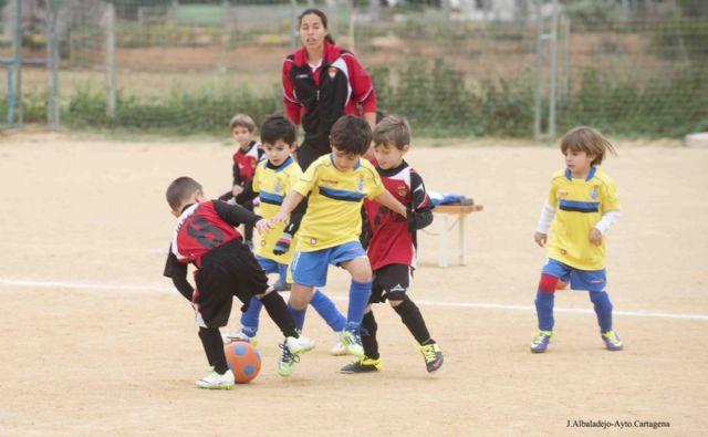 El C.D. Hacienda del Ãlamo y E.F. Albujón en cadetes, líderes de su categoría