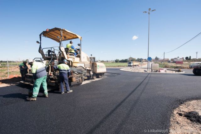 La rotonda de Molino Derribao abre al tráfico