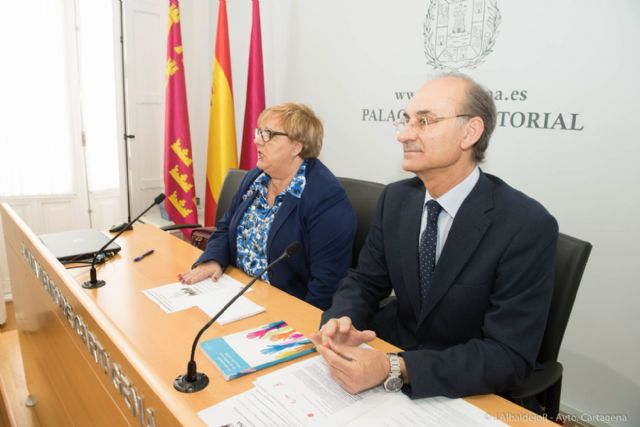 El Consejo Escolar fomenta la formación de padres y docentes en pro de los alumnos