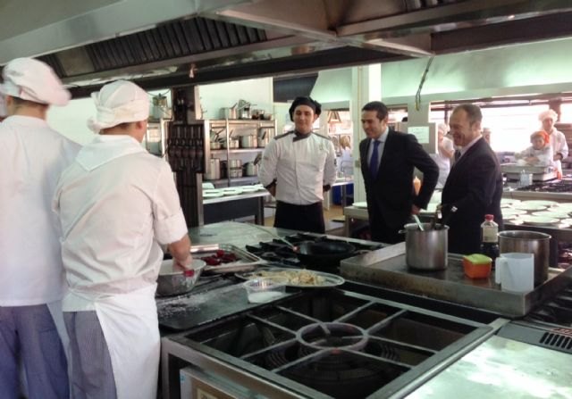 Educación muestra a 50 empresas el trabajo de los 380 alumnos del Centro Integrado de FP de Hostelería y Turismo de Cartagena