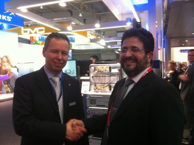 EMITE, la spin-off de la UPCT, mide con máximo realismo la eficiencia de los móviles navegando en 4G