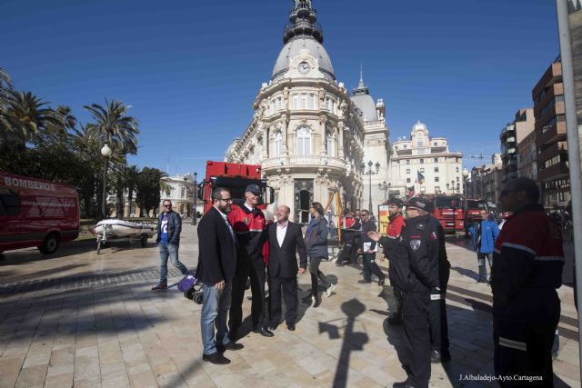 Los Bomberos de Cartagena se exhibieron para celebrar a su patrón