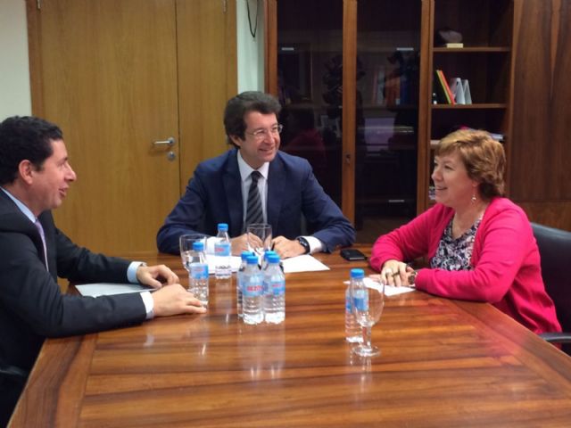 Ayuntamiento, Comunidad Autónoma y Autoridad Portuaria aceleran el proyecto Puerto Home