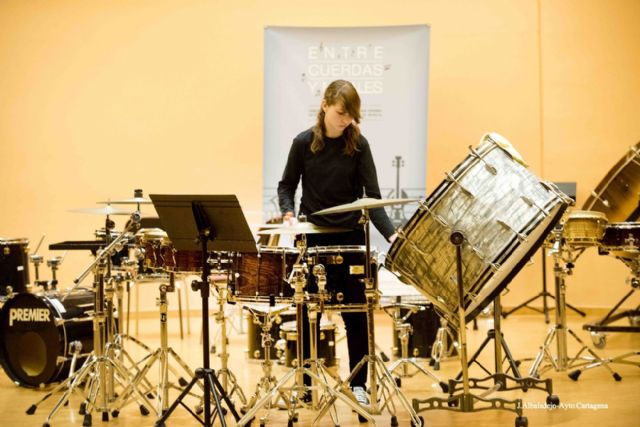 Jóvenes percusionistas inauguraron ayer el concurso Entre Cuerdas y Metales