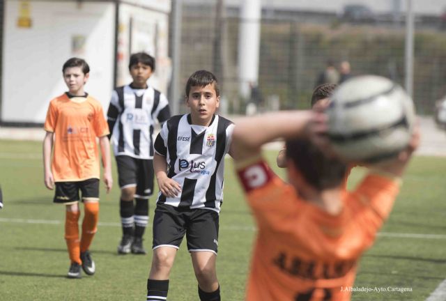 Biberones y chupetas continúan su formación específica en el campeonato local