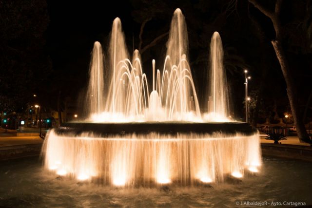 La remodelada Plaza de España abre un nuevo espacio para toda la familia
