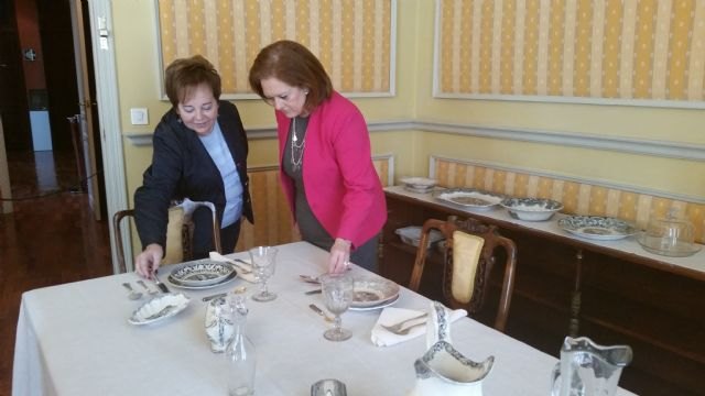 Cultura muestra en el Palacio Aguirre exclusivas piezas de loza y cristal realizadas en Cartagena desde mediados del siglo XIX