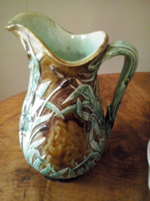 Cartagena muestra exclusivas piezas de lozas y cristal del siglo XIX