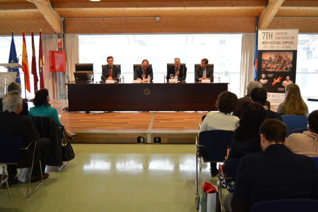 La Facultad de Ciencias de la Empresa un congreso internacional sobre capital intelectual