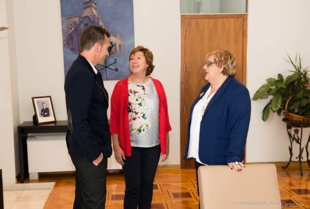 La alcaldesa transmite su apoyo al nuevo presidente de la FAPA