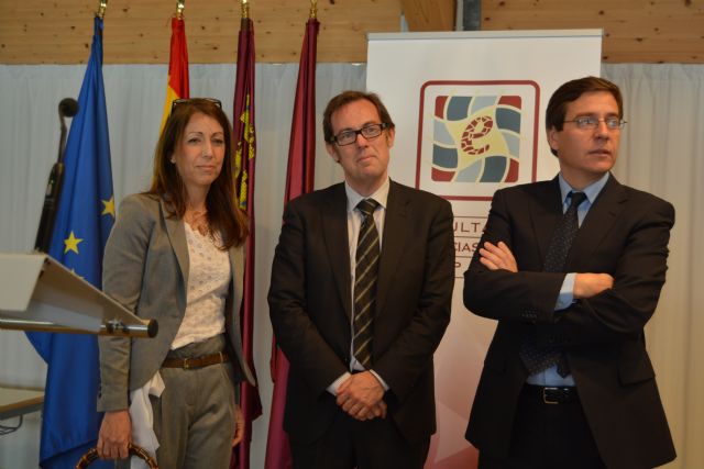 El expresidente de los inspectores de Hacienda rechaza en la UPCT la publicación de la lista de los presuntos blanqueadores