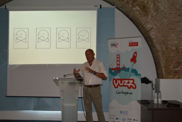 El experto en financiación de empresas emergentes Miguel Huguet ha impartido una conferencia en la Universidad Politécnica de Cartagena