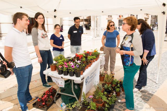La Escuela de Agrónomos de la UPCT celebra la Semana de la Flor
